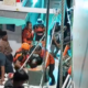 Evakuasi korban tenggelamnya KM Nurul Salsa yang ditemukan selamat di Pulau Matallang, Kabupaten Kepulauan Selayar