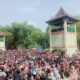 Tradisi Sebar Apem Yaa Qowiyyu yang dihelat di Lapangan Klampeyan, Kecamatan Jatinom, Kabupaten Klaten,