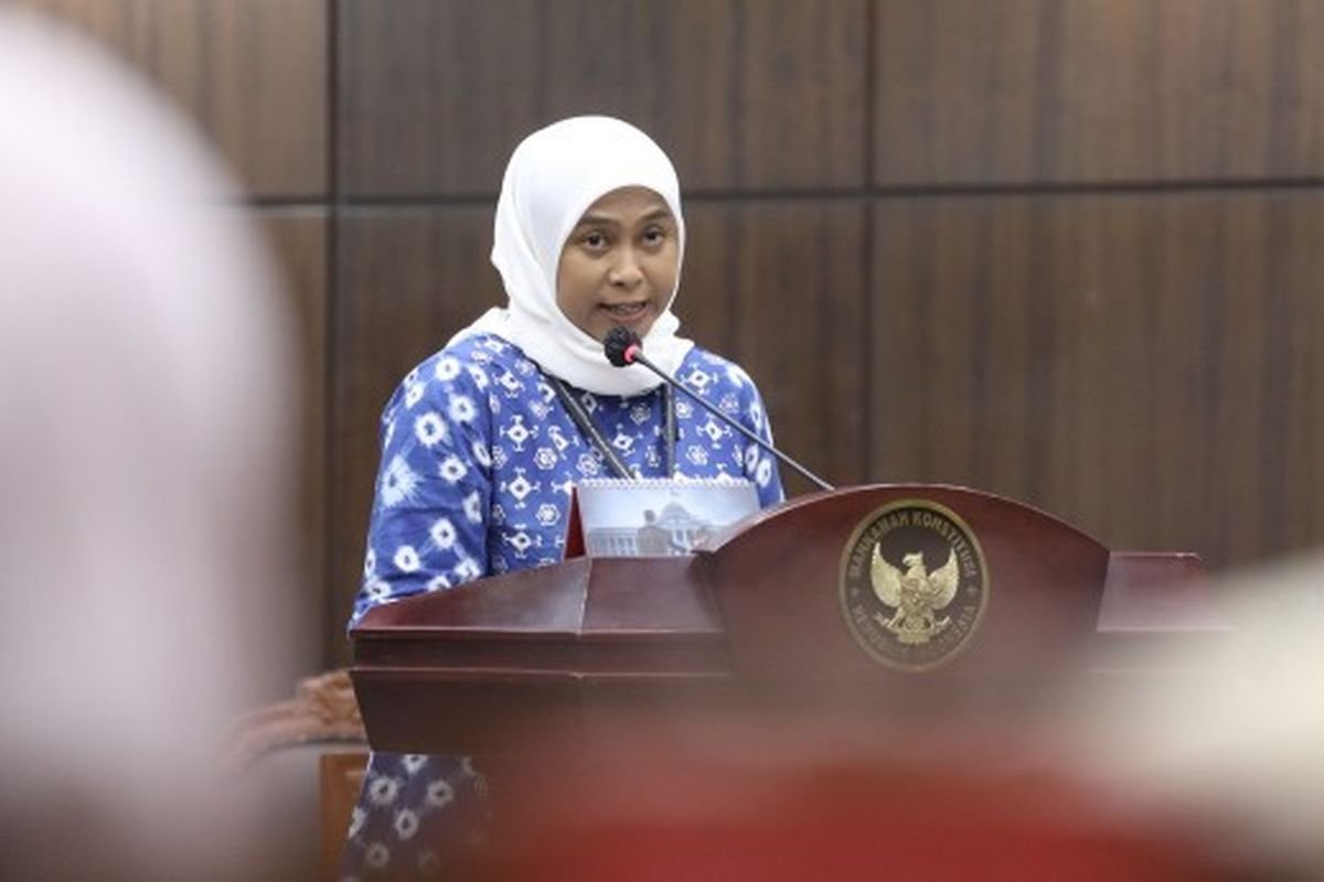 Dosen tetap non-ASN (Aparatur Sipil Negara), Universitas Airlangga (Unair), Cenuk Widiyastrisna Sayekti