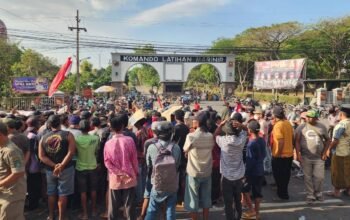 Aksi demonstrasi warga Desa Alastlogo, Kecamatan Lekok, Kabupaten Pasuruan, Jawa Timur berakhir