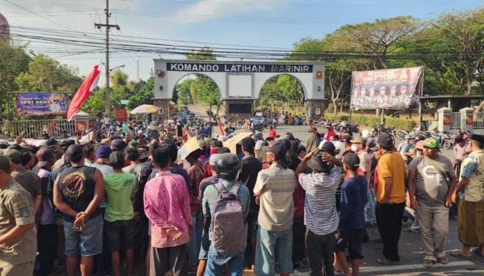 TNI AL Hentikan Sementara Latihan Tembak, Demo Peluru Nyasar di Pasuruan Berakhir
