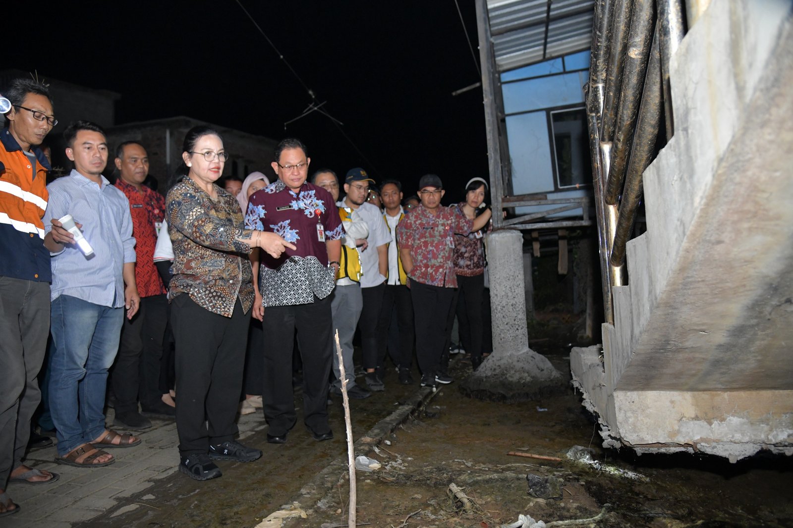 Walikota Semarang, Agustina Wilujeng meninjau kawasan Tambaklorok, Tanjung Mas, Semarang Utara.