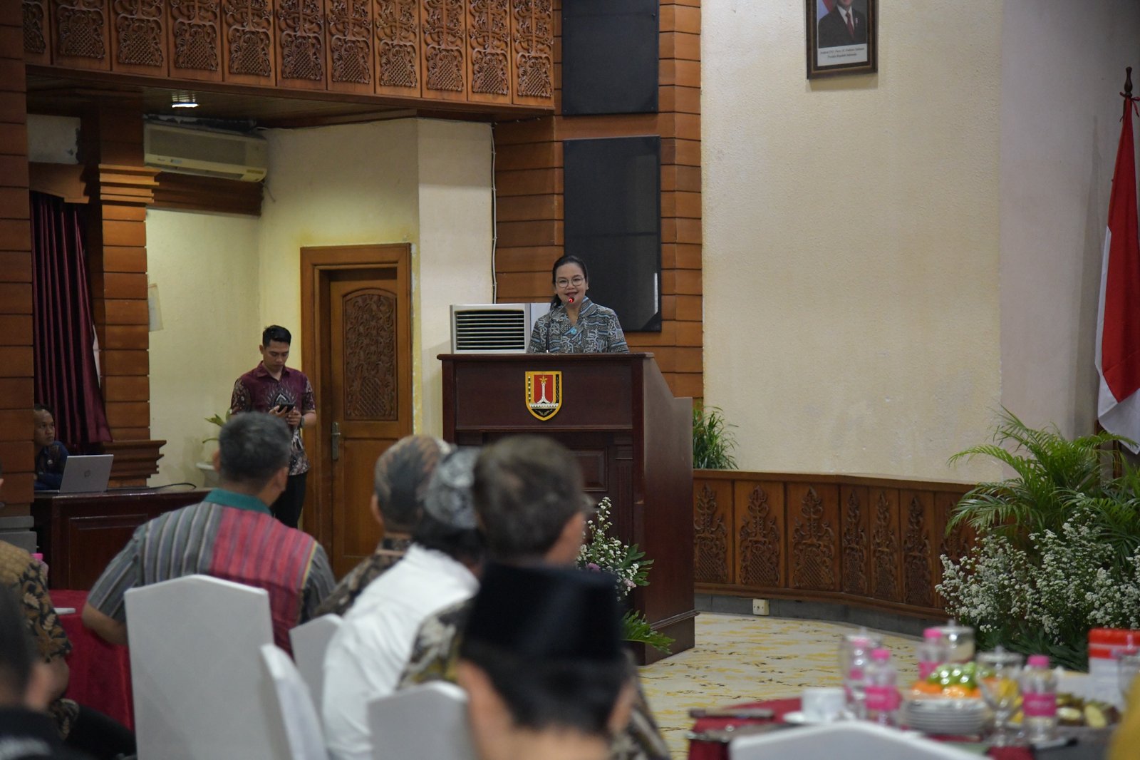 Walikota Semarang, Agustina Wilujeng menerima tim Peneliti dan Pengkaji Gelar Pusat (TP2GP) Kemensos RI di Balaikota Semarang