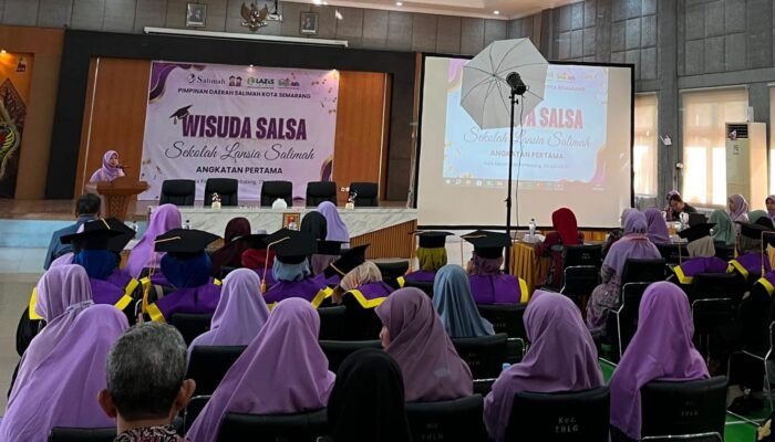 Pemkot Semarang Dukung Sekolah Lansia Salimah Sukses Cetak 22 Lulusan