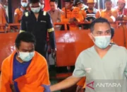 Satu Korban Insiden Kebakaran KMP Mutiara Sentosa 2 Dievakuasi Nelayan Ambunten