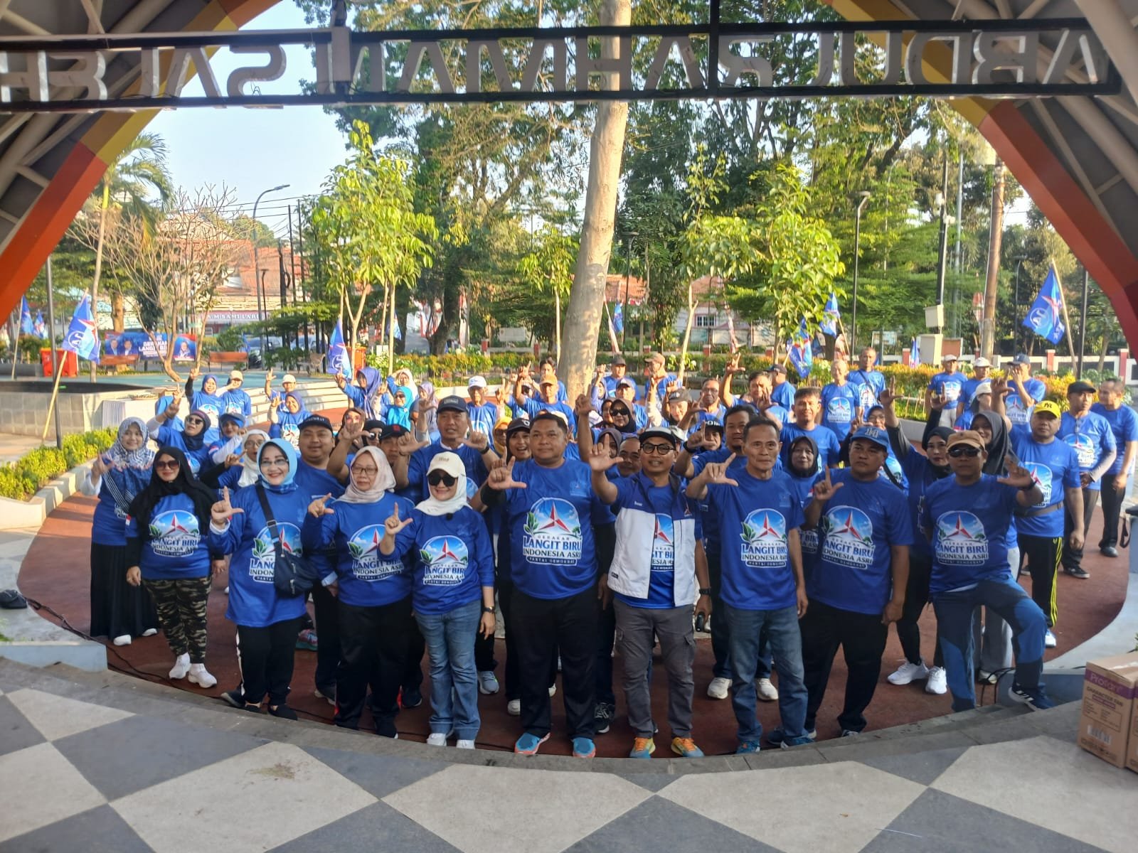 Suasana kegiatan senam bersama untuk memperingati HUT yang ke-25 Partai Demokrat, Jumat (7/8/2026).