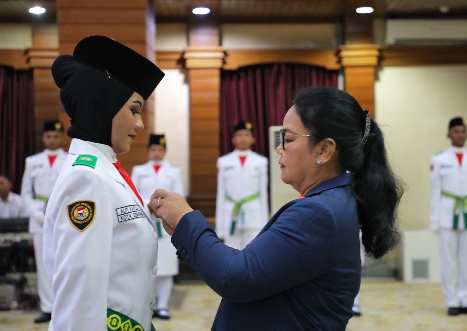 Walikota Semarang, Agustina Wilujeng mengukuhkan anggota Paskibraka Kota Semarang tahun 2026.