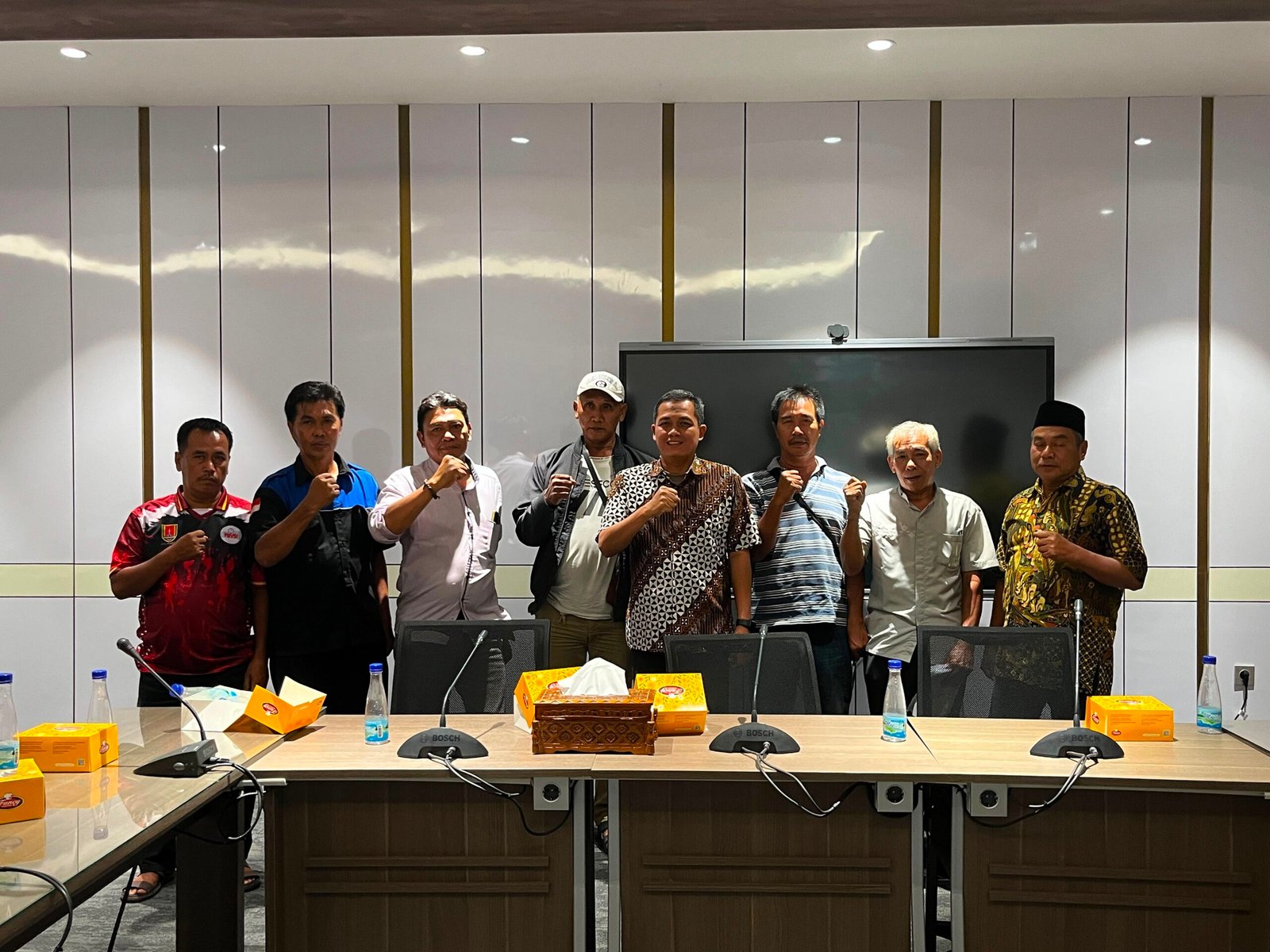 Wakil Ketua DPRD Kota Semarang, Suharsono menerima audiensi paguyuban angkot kota Semarang.