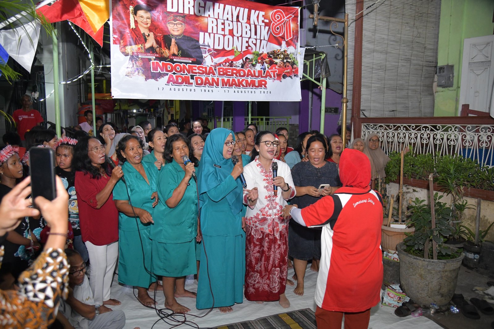 Walikota Semarang, Agustina Wilujeng menghadiri Malam Tirakatan untuk memperingati HUT Kemerdekaan RI ke-81.