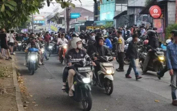 Kemacetan panjang terjadi di Jalan Pandu Raya, Kota Bogor, setelah ratusan bobotoh turun ke jalan seusai kekalahan Persib dari Persija.