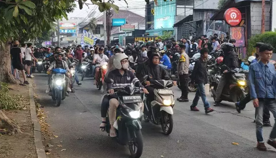 Kemacetan panjang terjadi di Jalan Pandu Raya, Kota Bogor, setelah ratusan bobotoh turun ke jalan seusai kekalahan Persib dari Persija.