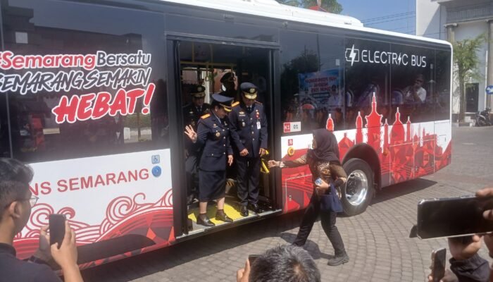 Pemkot Luncurkan Bus Listrik Trans Semarang
