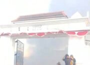 Kebakaran Asrama Polisi Semarang Jadi Tontonan Warga
