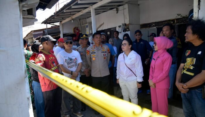 Wali Kota Semarang Agustina Dampingi Warga Terdampak Kebakaran Asrama Polisi